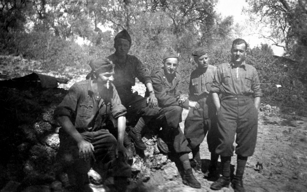 Aprile 1941 XIX - Valona (Albania) 2^ Guerra mondiale. Al centro della